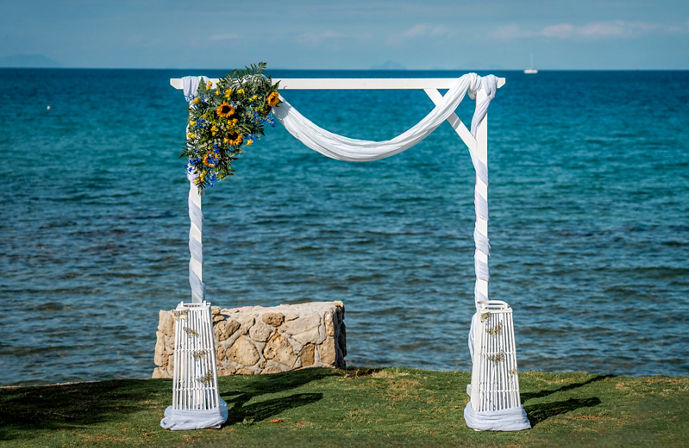 //www.jet2holidays.com/-/media/assets/product images - custom overview groups/zth/atlantica eleon grand resort/zth_85977_atlantica-eleon-grand-resort_140126_04_custom-overview--689-x-448.jpeg